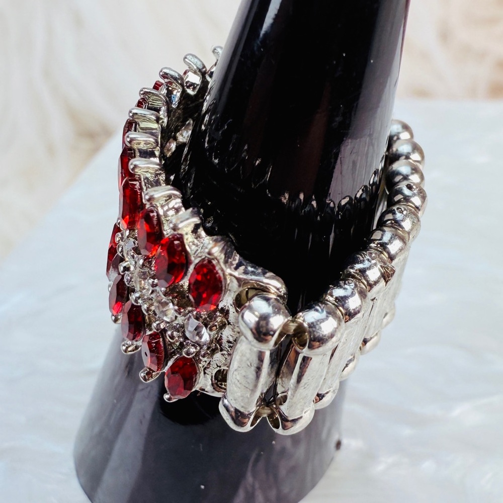 Red And Silvertone Size 7 Adjustable Stretch Stat… - image 4